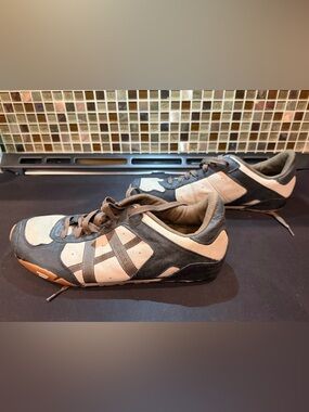 Diesel Men's Brown and Black Low-Top Sneakers